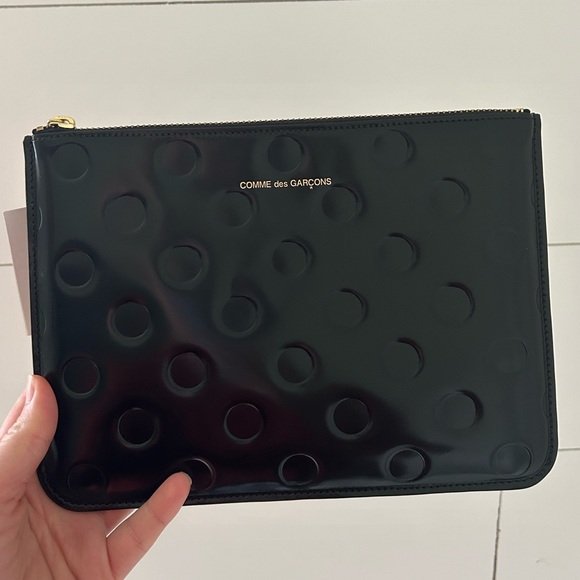 Comme Des Garçon Embossed Polka Dots Wallet - Picture 4 of 11